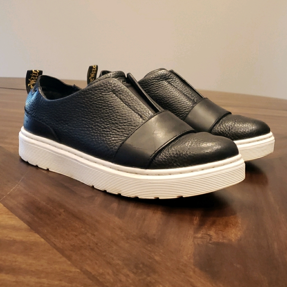 W 7 Dr Martens Lylah Black